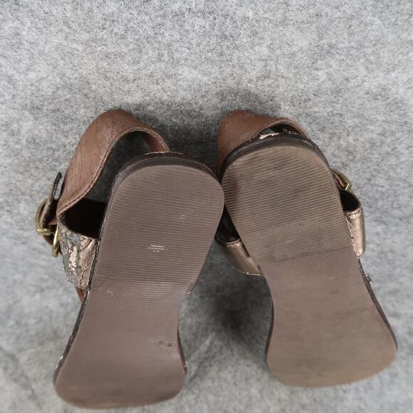Soda Shoes Womens 7 Sandals T Strap Buckle Flat Thong Brown Casual Studs - Picture 10 of 11